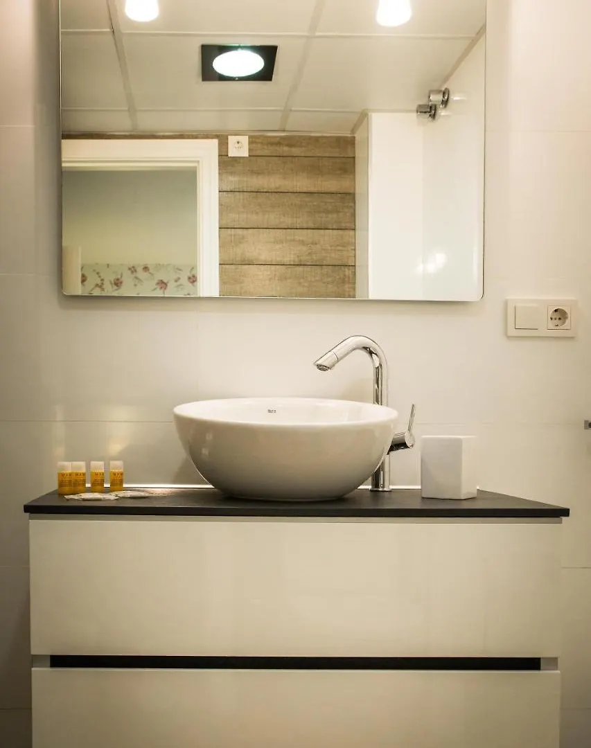 Holidays2Malaga Victoria High Speed Wifi Apartment